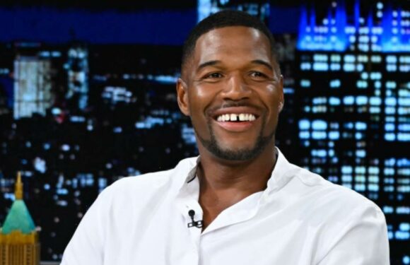 GMAs Michael Strahan celebrates alongside his lookalike brother as fans say the same thing
