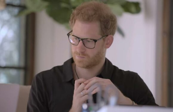 Gossip with Celebitchy podcast #143: Harrys cute reading glasses