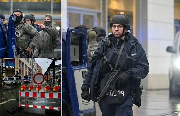 Gunman takes hostages after killing one near Dresden shopping centre