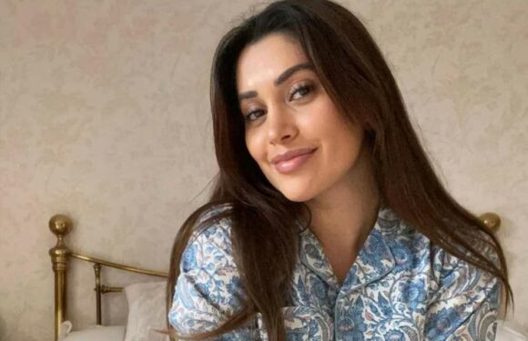 I'm a fashion pro & you've been wearing your pjs wrong – there's a trick which means it will keep you warmer for longer | The Sun