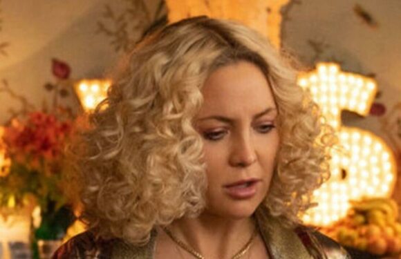 Kate Hudson talks wardrobe malfunctions on ‘windy’ Knives Out set