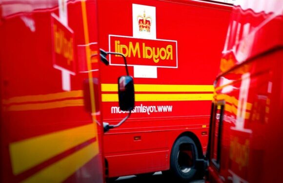 Last date for delivery before Christmas: Royal Mail, Amazon, Evri