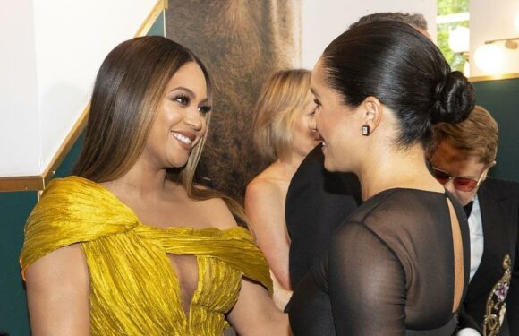 Meghan Markle Reads an Uplifting Text From Beyoncé in a Sweet "Harry & Meghan" Moment