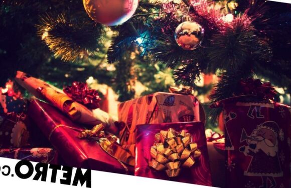Merry Christmas! Festive quotes and short greetings to use today
