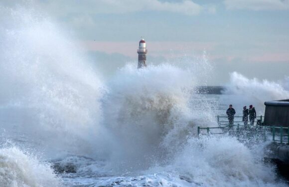 Met Office New Year’s Eve weather warnings for heavy rain and 70mph winds in UK