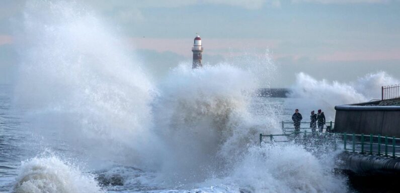 Met Office New Year’s Eve weather warnings for heavy rain and 70mph winds in UK
