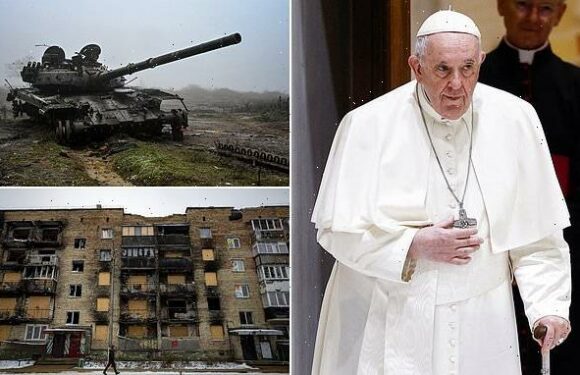 Pope calls on people to spend less on Christmas and donate to Ukraine