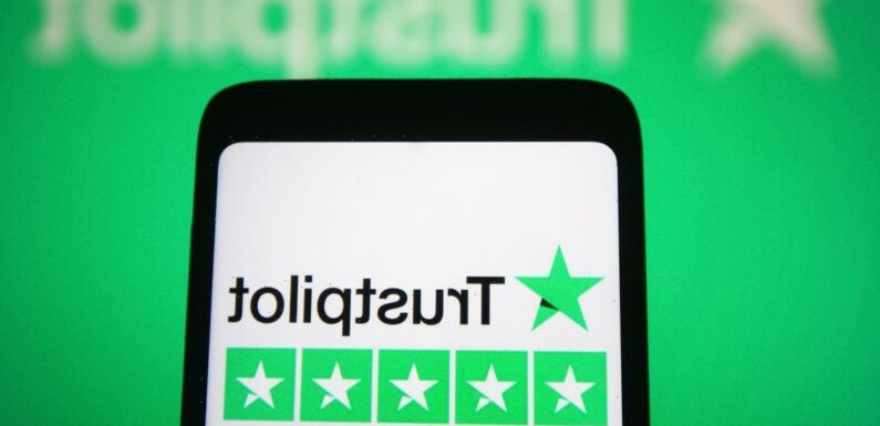Positive online reviews have slumped in the last year – as negative reviews rise