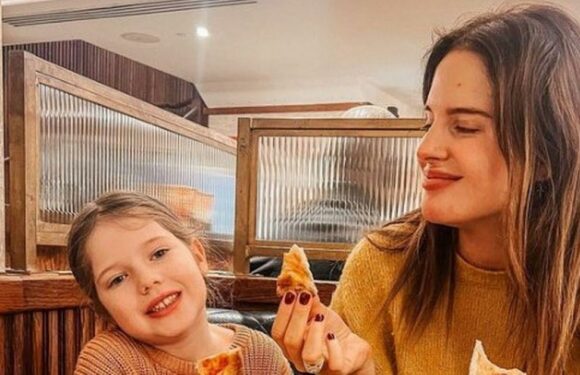 Pregnant Binky Felstead’s daughter mesmerised by ultrasound scan in sweet snap