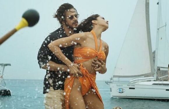 Protests rock India over dancers wearing traditional Hindi colours