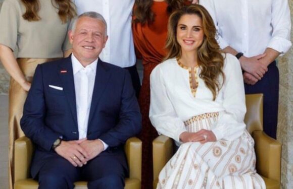 Queen Rania sends New Year wishes to fans in £479 skirt
