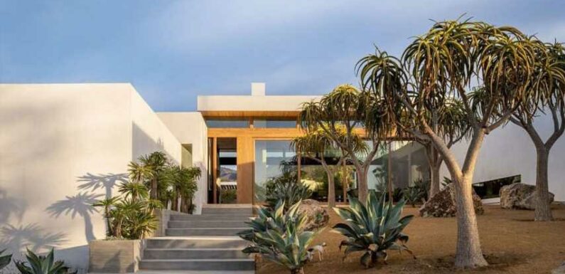 Snazzy New Point Dume Estate Lists Onto Malibu Market At $24 Million