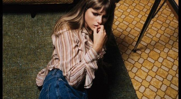 Taylor Swifts Anti-Hero Reaches No. 1 On Billboards Radio Songs Chart