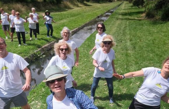 They sing free songs by the sea shore on Elwood’s singing walking trail