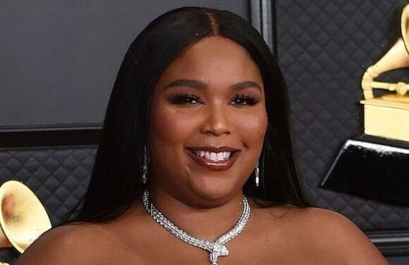 Trend Alert! Lizzo Debuts Buzzed-About Wolf Haircut: Video