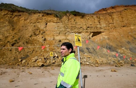 Warning issued for Great Ocean Road beaches this summer