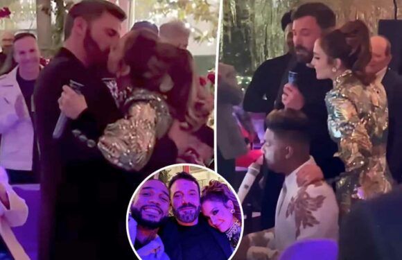 Watch Jennifer Lopez and Ben Affleck sing duet at star-studded Christmas party