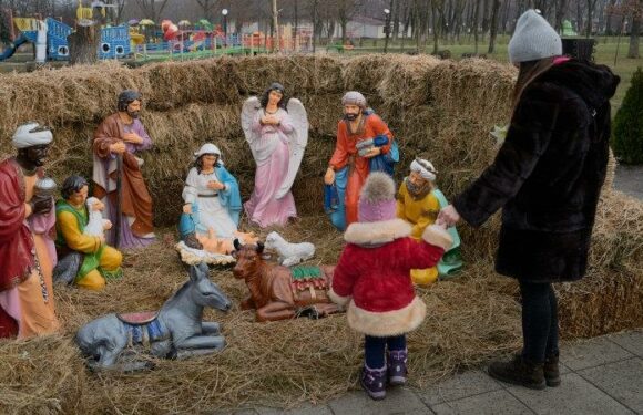 ‘No longer part of the Russian world’, some Ukrainians celebrate Christmas on December 25