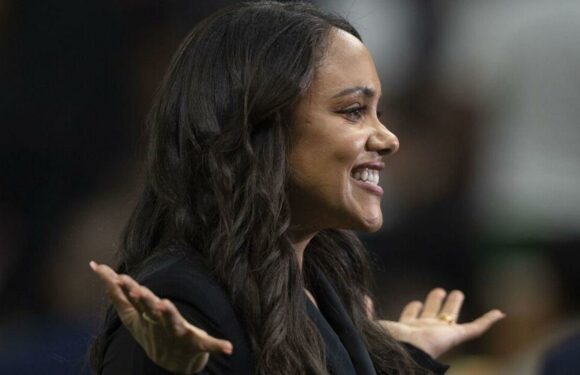 Alex Scott wows fans as she re-introduces herself in transformation