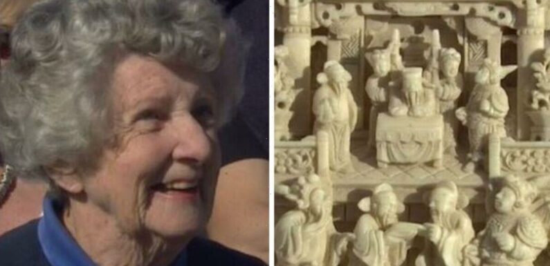 Antiques Roadshow guest speechless over value of carved ivory box