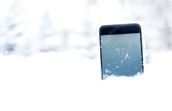 Cold weather could destroy your phone’s battery life – key steps to keep it safe