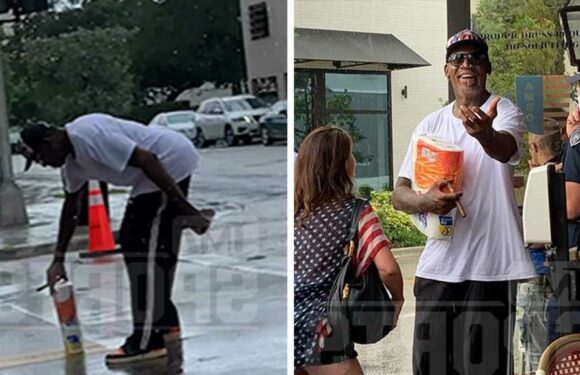 Dennis Rodman In Bizarre Toilet Paper Caper at Florida Bar, Weird Video!