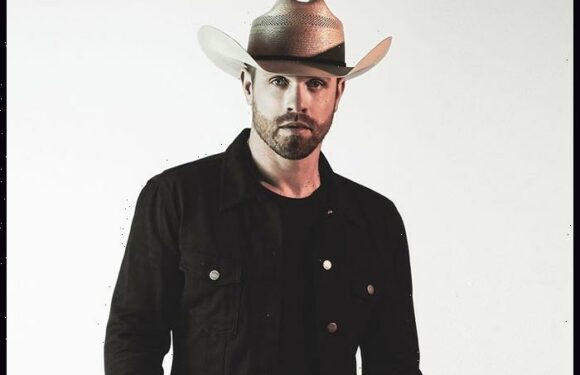 Dustin Lynch Shares Video For New Single 'Stars Like Confetti'