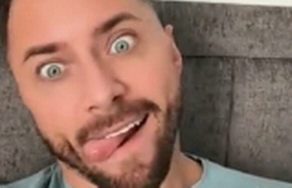 ‘Hot dad’ says ‘thirsty mums’ love him at school gates – but not everyone agrees