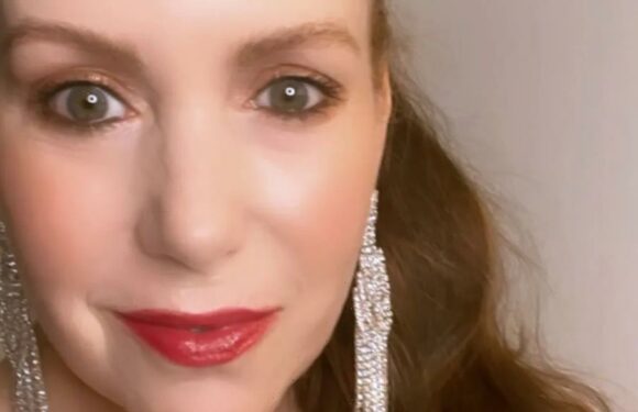 How a Beauty Editor Preps for the Red Carpet