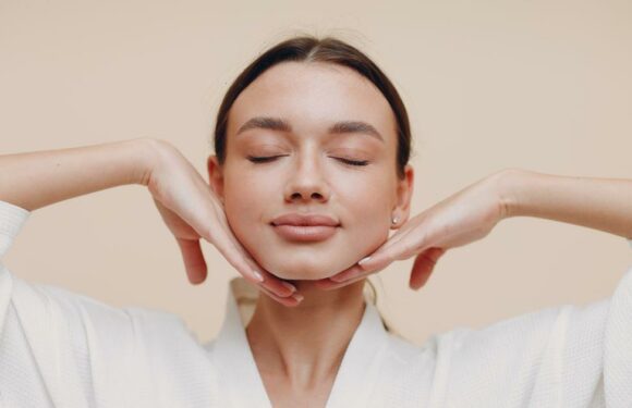 Is your skin looking puffy and blotchy? Here’s how to use face yoga to beat ‘January face’