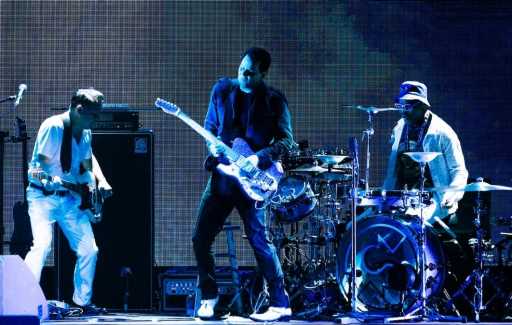 Jack White, Fall Out Boy, Red Hot Chili Peppers, Muse Draw the Rock-Starved to iHeartRadios ALTer EGO Fest on a Rainy L.A. Night