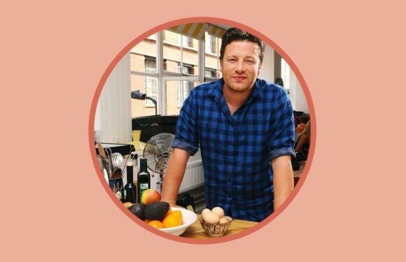 Jamie Oliver's Newest Cookbook Is Finally Here & It's Full of Easy One-Pan Meals