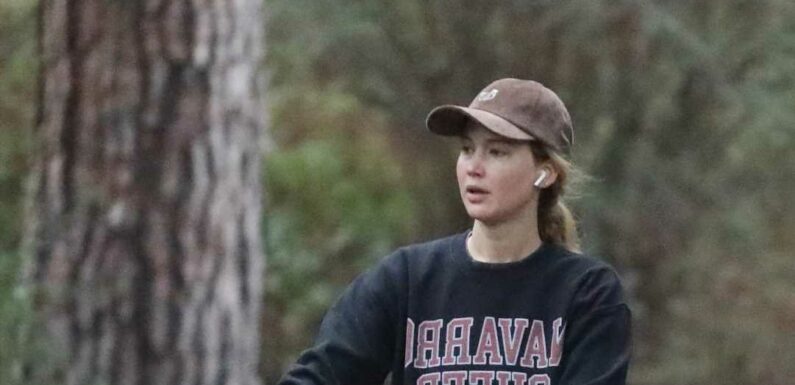Jennifer Lawrence takes son Cy to watch the ducks swim at a Los Angeles park, more of the best photos from the first week of 2023
