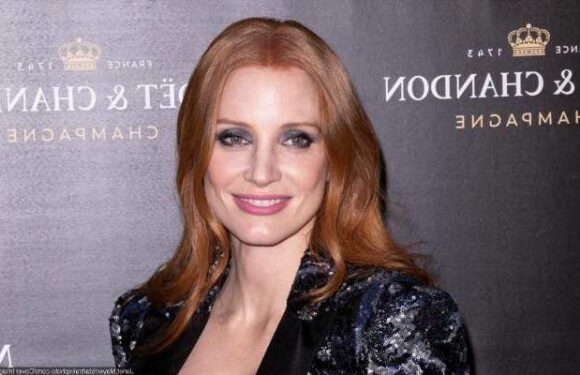 Jessica Chastain Celebrates Not Catching COVID at Golden Globes Thanks to Diamond-Encrusted Mask