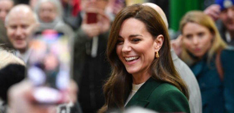 Kate is gorgeous in green coat and gold hoops for latest appearance