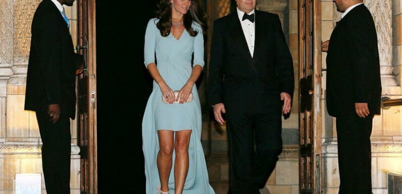 Kate wore full length gown with a twist trendy – pictures