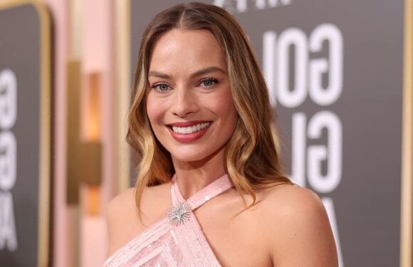 Margot Robbie Channels Barbie (Again) in Pink Chanel at the Golden Globes