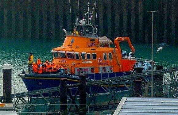 Migrants who arrive on cross-Channel dinghies to face 'rapid removal'