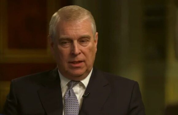 Photographer Insists Controversial Pic of Prince Andrew With Sex Trafficking Victim Is Not Fake