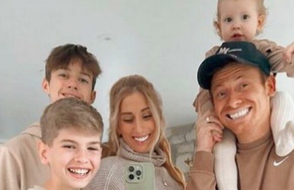 Pregnant Stacey Solomon flaunts blossoming bump in sweet snap with all her kids