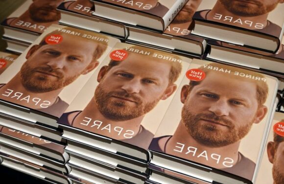 Prince Harrys Spare sold more than 1.43 million copies in its first day of sales