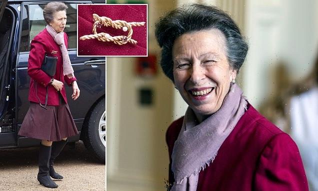 Princess Anne wears brooch to symbolise 'unity and strength'