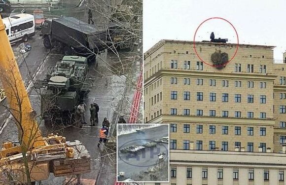 Putin ramps up Moscow's defences with missile launchers put on roofs