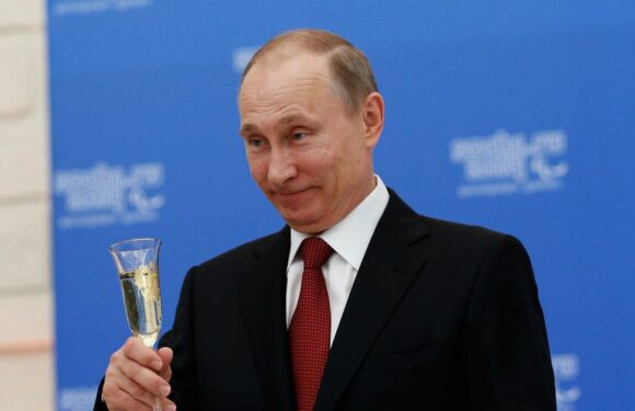 Putin ‘to name chosen heir then retire to palace with pole dancing room’