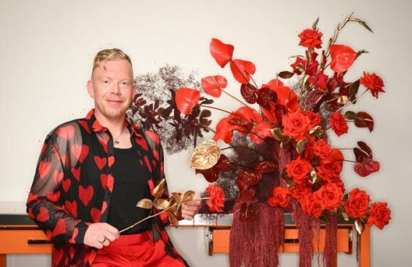 Settle petal: How flowers are making their way back into fashion