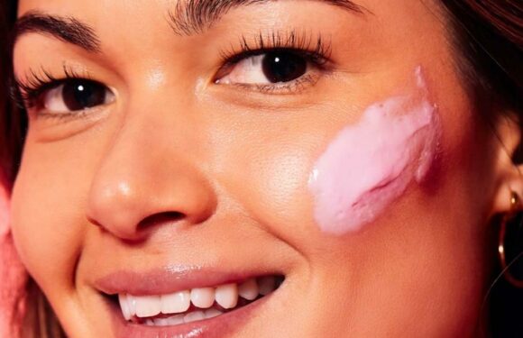 Shoppers Say This $14 Set of Multi-tasking ‘Miracle’ Masks Provides ‘Instant’ Fixes for Dull & Angry Skin