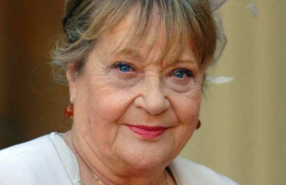 ‘The Queen’ Actress Sylvia Syms Dies ‘Peacefully’ at 89