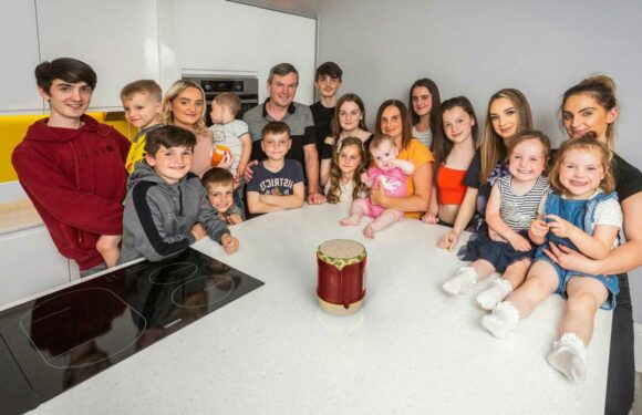 Who are Sue and Noel Radford and how many children do they have? – The Sun | The Sun