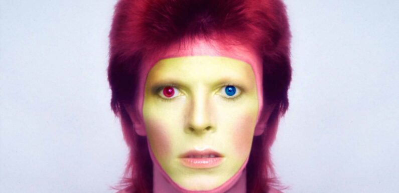 Why were David Bowie's eyes different colours? | The Sun