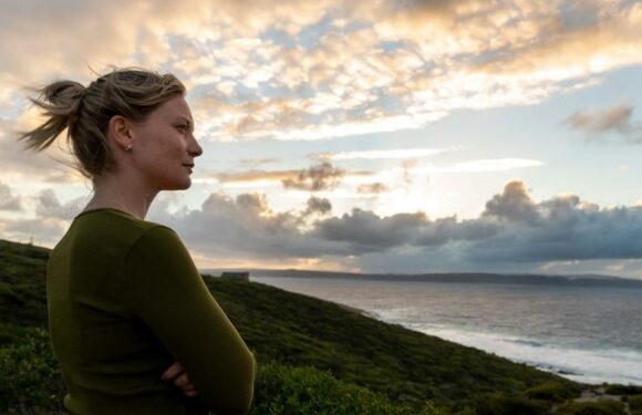 ‘Blueback’ Review: Mia Wasikowska and Radha Mitchell Lead an Aussie Drama Built on Inter-Species Friendship